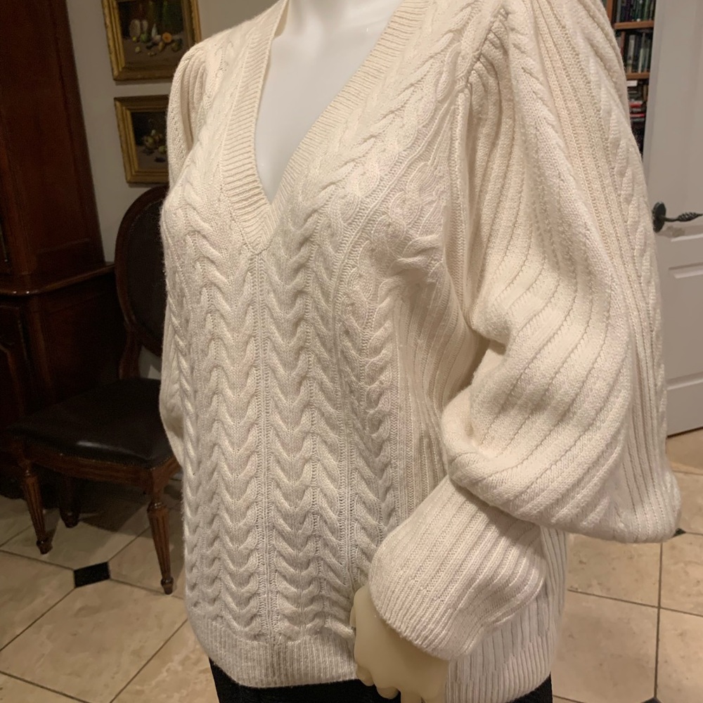 Ellie Tahari Cashmere Sweater L Cream